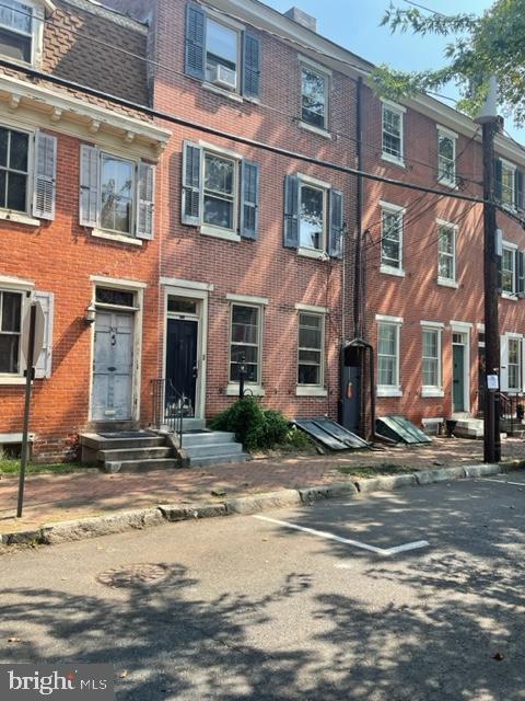 Foto principal - 303 Wood St