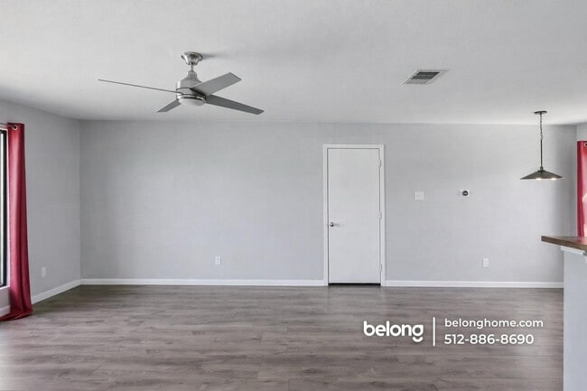 Foto del edificio - 5701 Claystone Cove