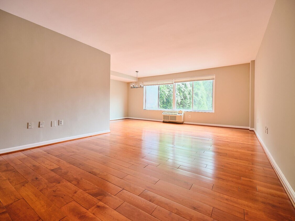 Photo - 4114 Davis Place NW #219