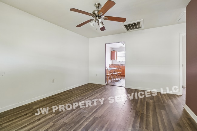 Building Photo - 204 Wilker Neal Ave