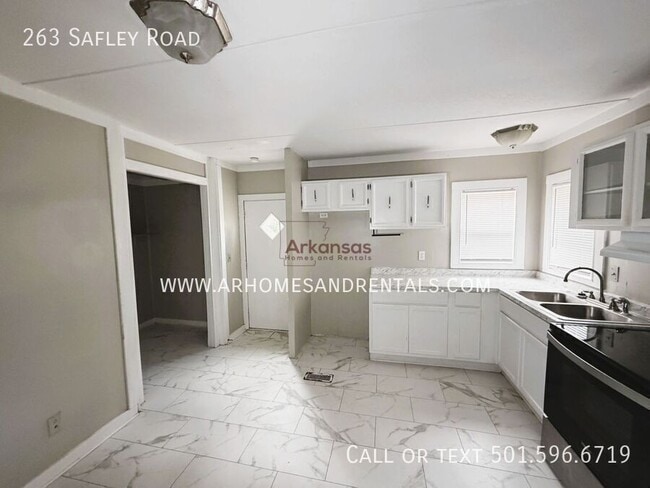 Building Photo - 263 Safley Rd