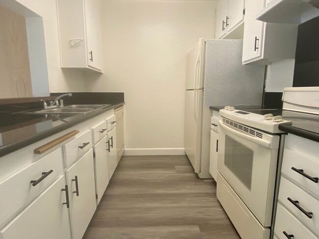 Foto del edificio - Cozy and Convenient 1bed 1 bath condo in E...