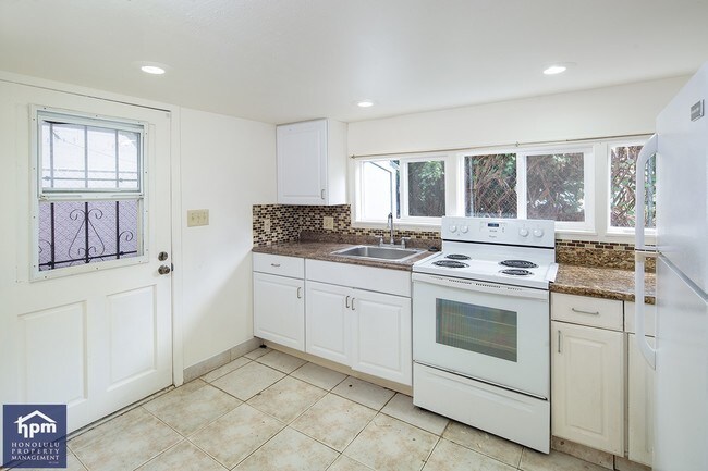 Building Photo - 1731 Algaroba St