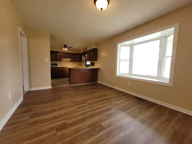 Foto del edificio - Available Soon! Country Living only Minutes to US 17