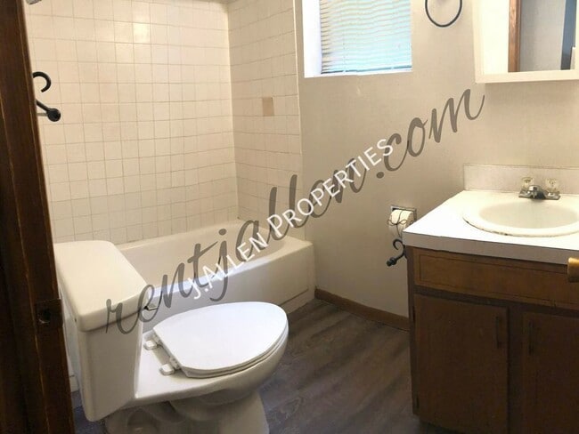 Foto del edificio - 313 N 12th St