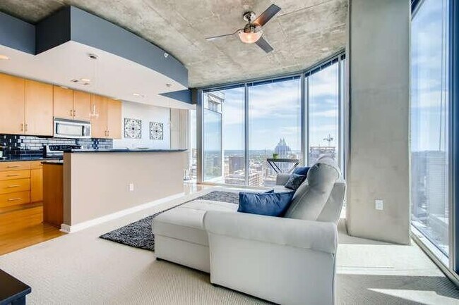 Building Photo - 360 Nueces St