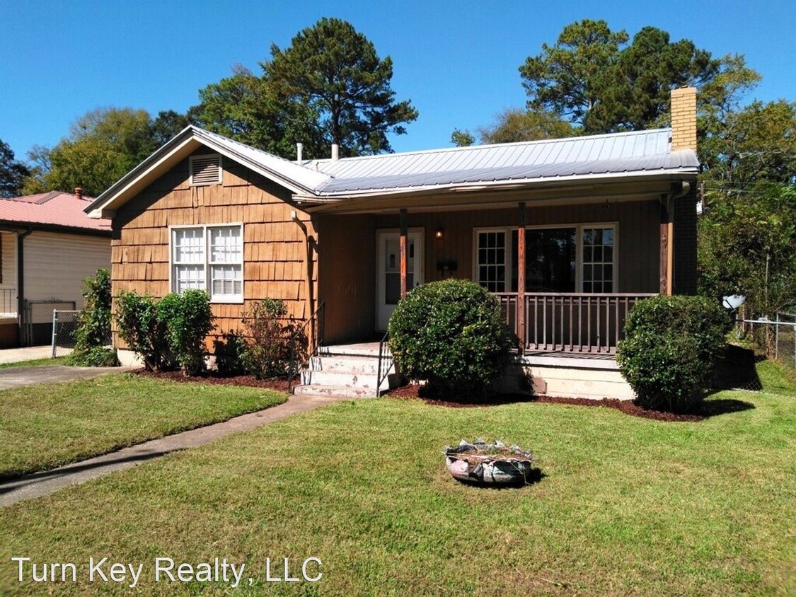 Primary Photo - 3 br, 1 bath House - 215 Woodward Rd