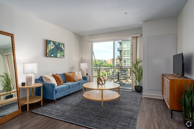 1BR, 1BA - 814SF - Living Room - The Everly at Yorktown