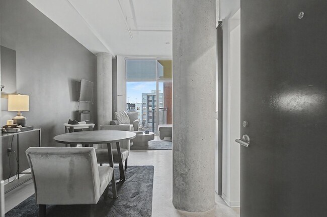 Foto del edificio - 2115 Yeaman Pl