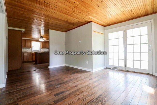 Building Photo - 2700 W 41st Ave