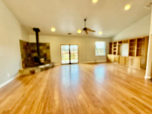 Foto del edificio - Unique Horse property with 2 units