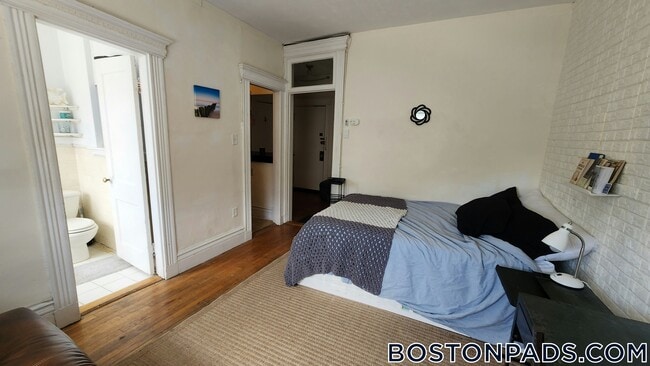 Building Photo - 1111 Boylston St