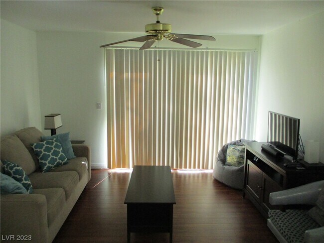 Building Photo - 5140 Mandalay Springs Dr