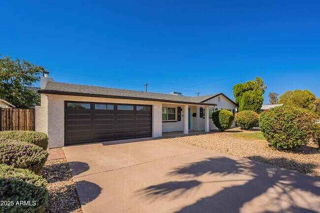 Building Photo - 6808 E Loma Land Dr