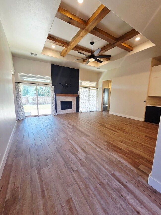 Building Photo - Welcome Home!