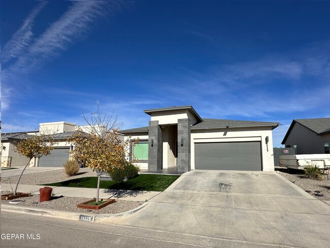 Building Photo - 14529 Petralia Ave