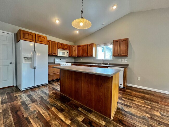 Foto del edificio - Charming 3-Bed/2-Bath Home in Loveland!