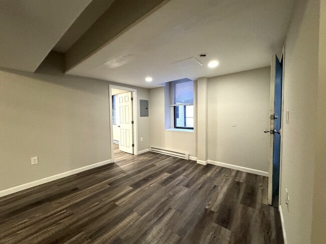 Building Photo - 331 Broadway