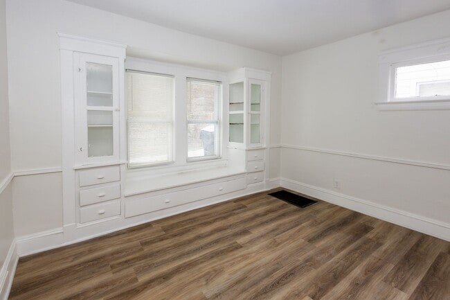 Foto del edificio - 3971 E 71st St