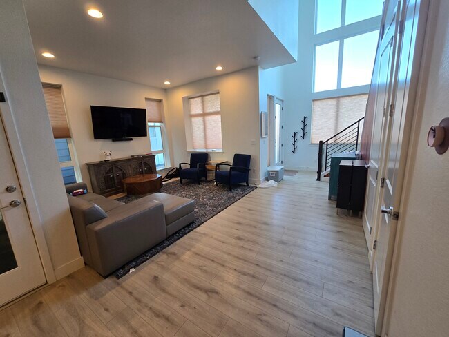 Foto del edificio - 6051 N Malta St