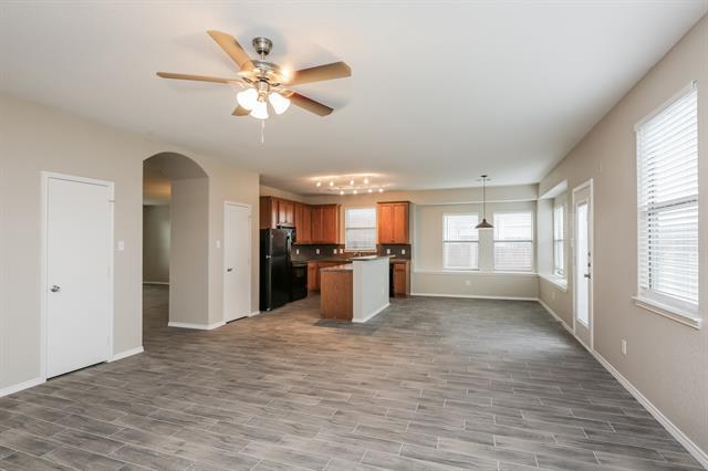 Building Photo - 533 Crown Oaks Dr