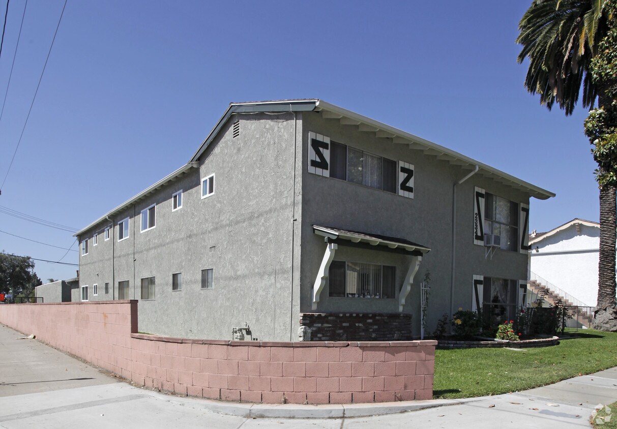 Foto del edificio - 2334 E Santa Fe Ave