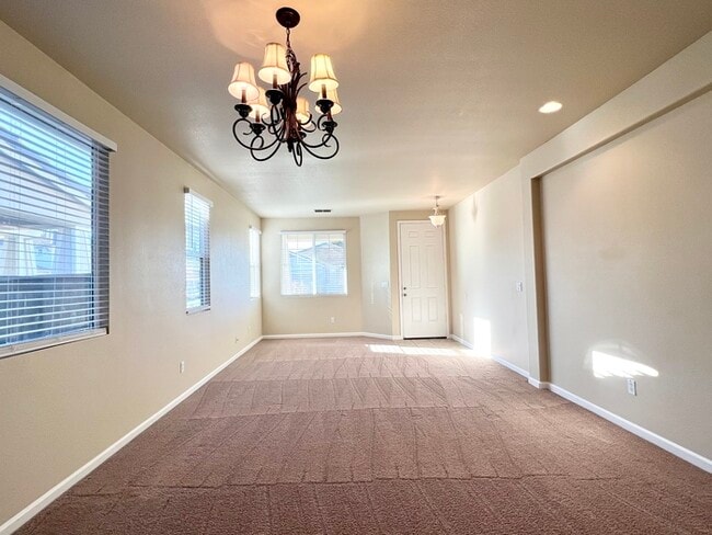 Building Photo - 1732 Hiawatha Dr