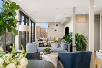 Building Photo - 7 E Springfield St