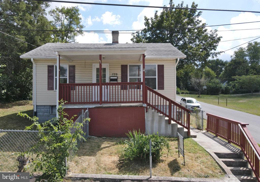 Primary Photo - 709 3rd St