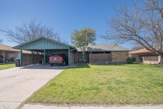 Building Photo - 418 Skyline Ave