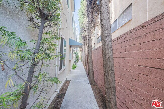 Foto del edificio - 1544 Stanford St