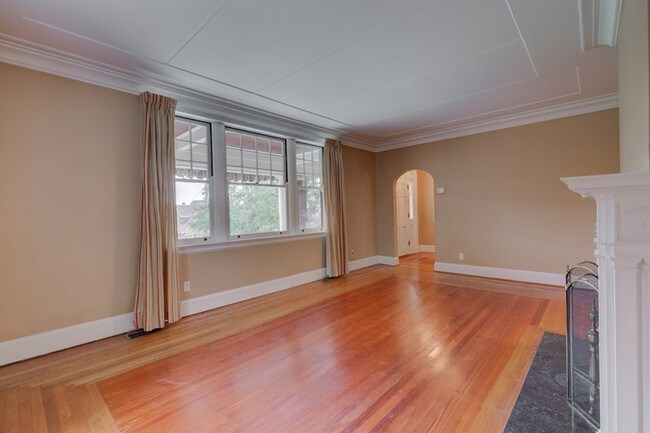 Building Photo - 27 Bivouac Ave