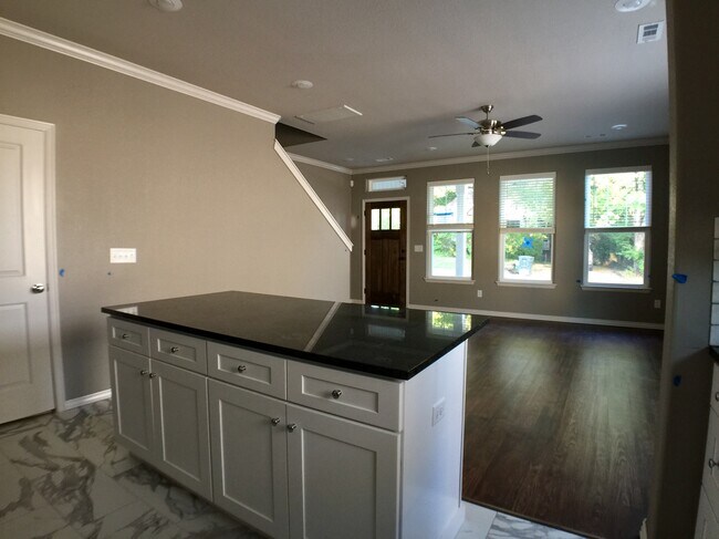 Foto del edificio - 393 S Hill Ave