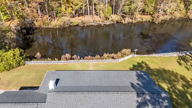 Building Photo - 105 3rd St