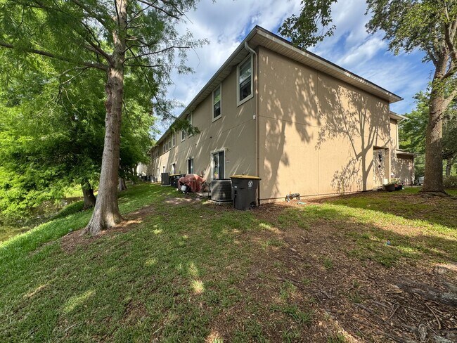 Foto del edificio - Available Now! Westside Timothy's Landing 2/2.5 Townhome with a 1-Car Garage