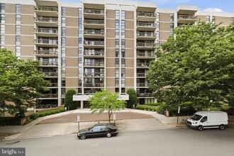 Building Photo - 1016 S Wayne St