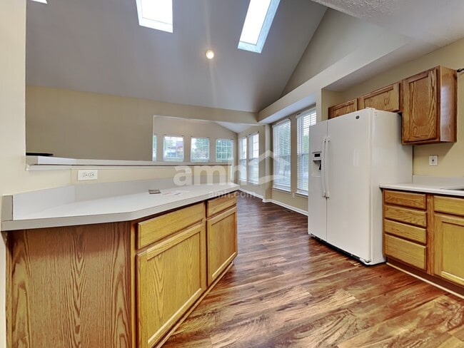 Foto del edificio - 8000 Trinity Shore Cir