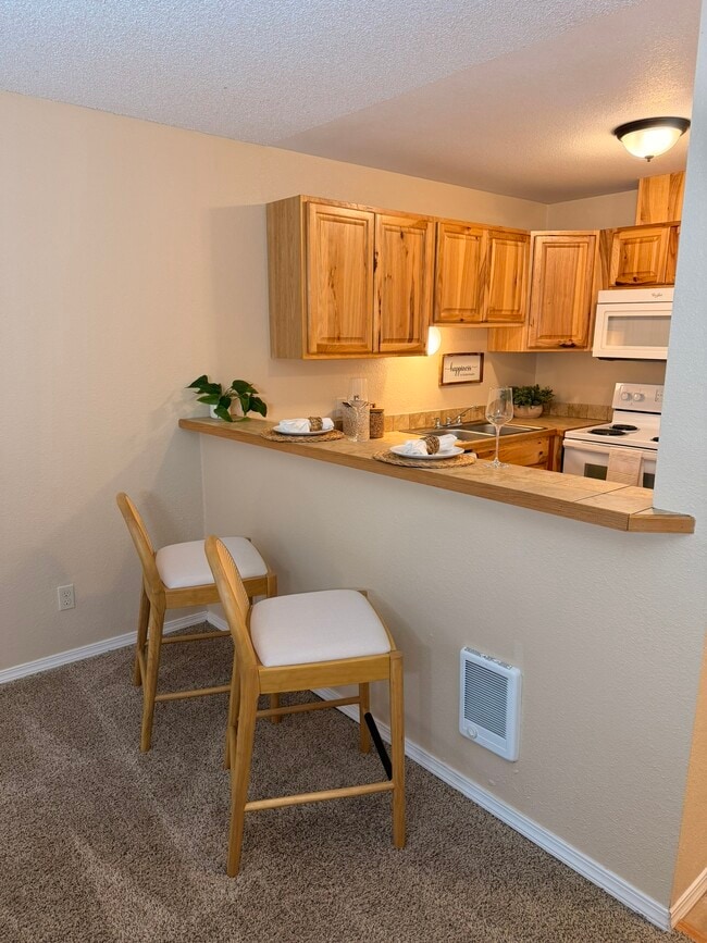 Building Photo - Evergreen Rock Maple Apartments
