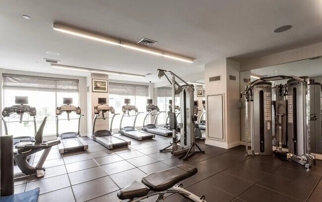 Building Photo - 41 Chambers St