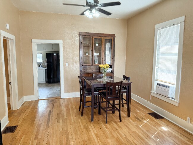 Foto del edificio - 1603 Elm Ave