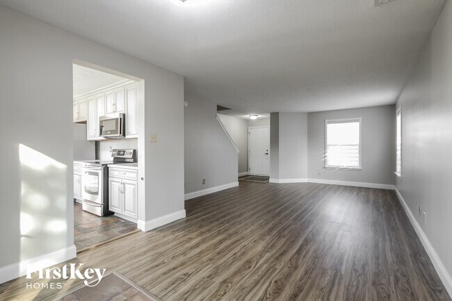 Foto del edificio - 6 Wyndham Dr