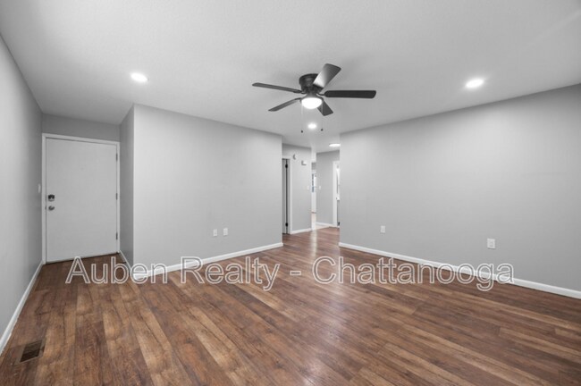 Building Photo - 405 Missionary Ave