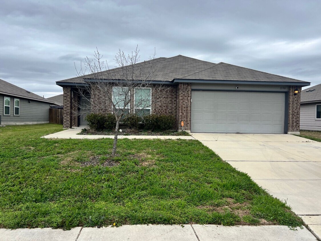 Primary Photo - Great Home In The Meadows