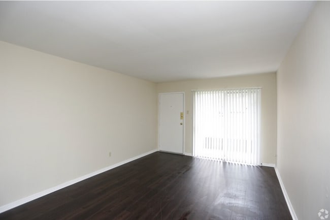 Interior Photo - Rivertrail Apartments