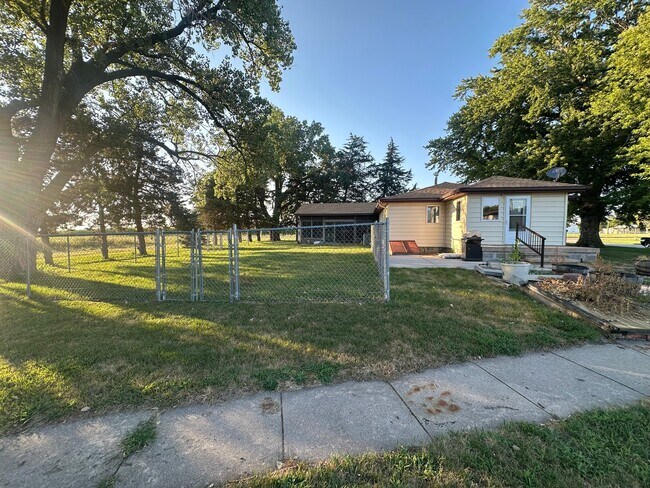 Building Photo - 18355 W Sundown Rd