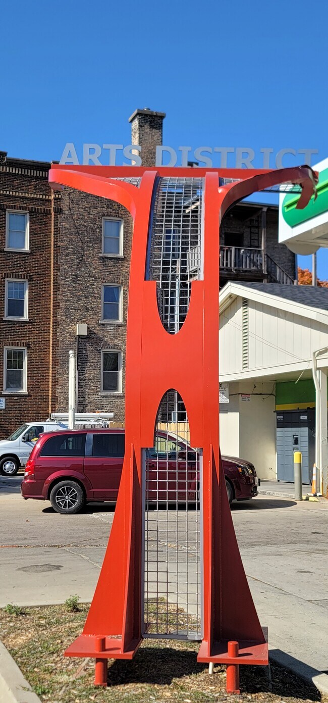 Building Photo - 900 Lyman Ave