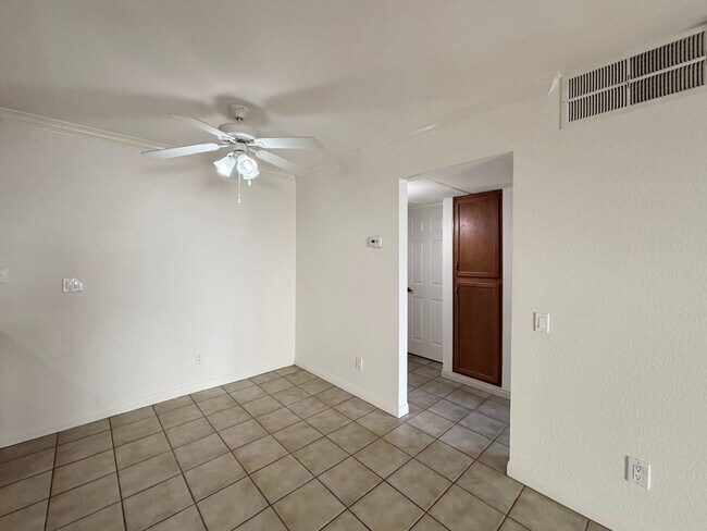 Foto del edificio - Charming 2BD/2BA Condo in La Mesa W/ A/C, ...