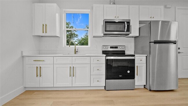 Foto del edificio - 2730 37th Ave N