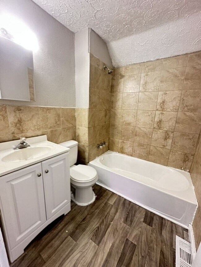 Foto del edificio - 934 W 14th St