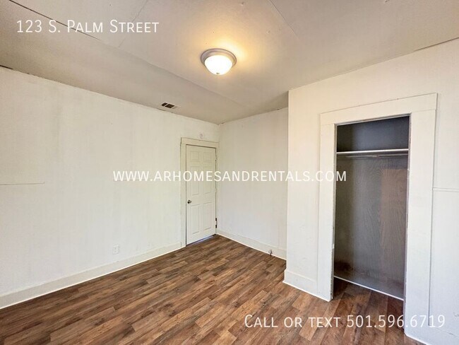 Foto del edificio - 123 S Palm St